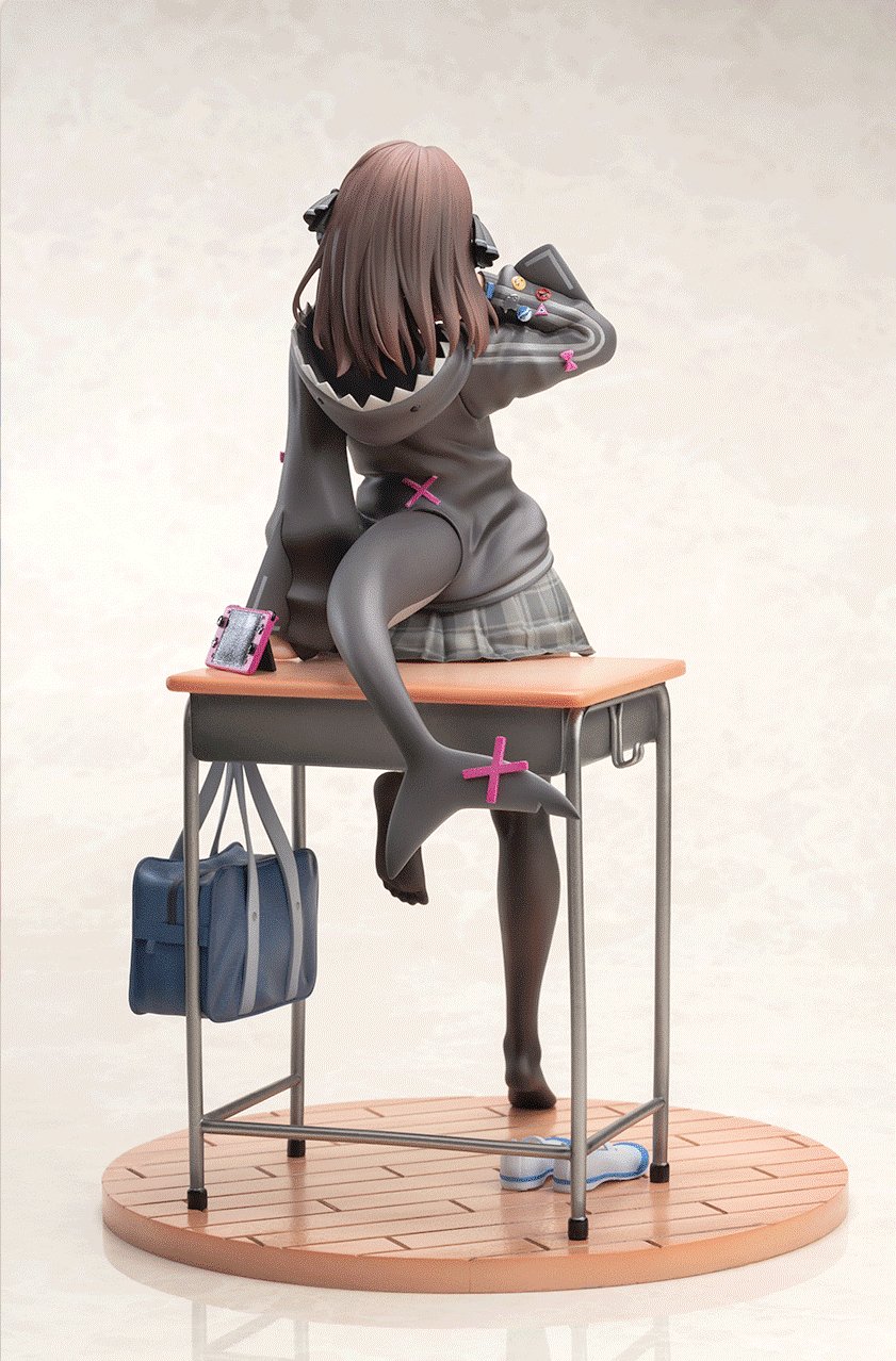 【西沢5ミリ】鲨鱼妹 课桌上的慵懒奇想与深海少女心