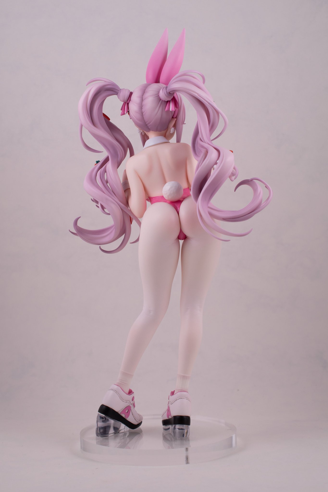 【原创插画】粉色双马尾与跃动之美 定格那抹灵动的兔女郎背影