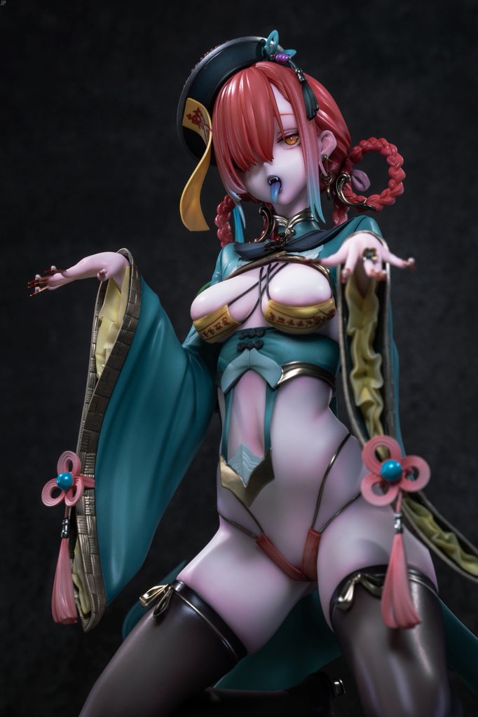 【灵异幻想】绯色僵尸娘 月夜下的苍白魅影与禁忌之花