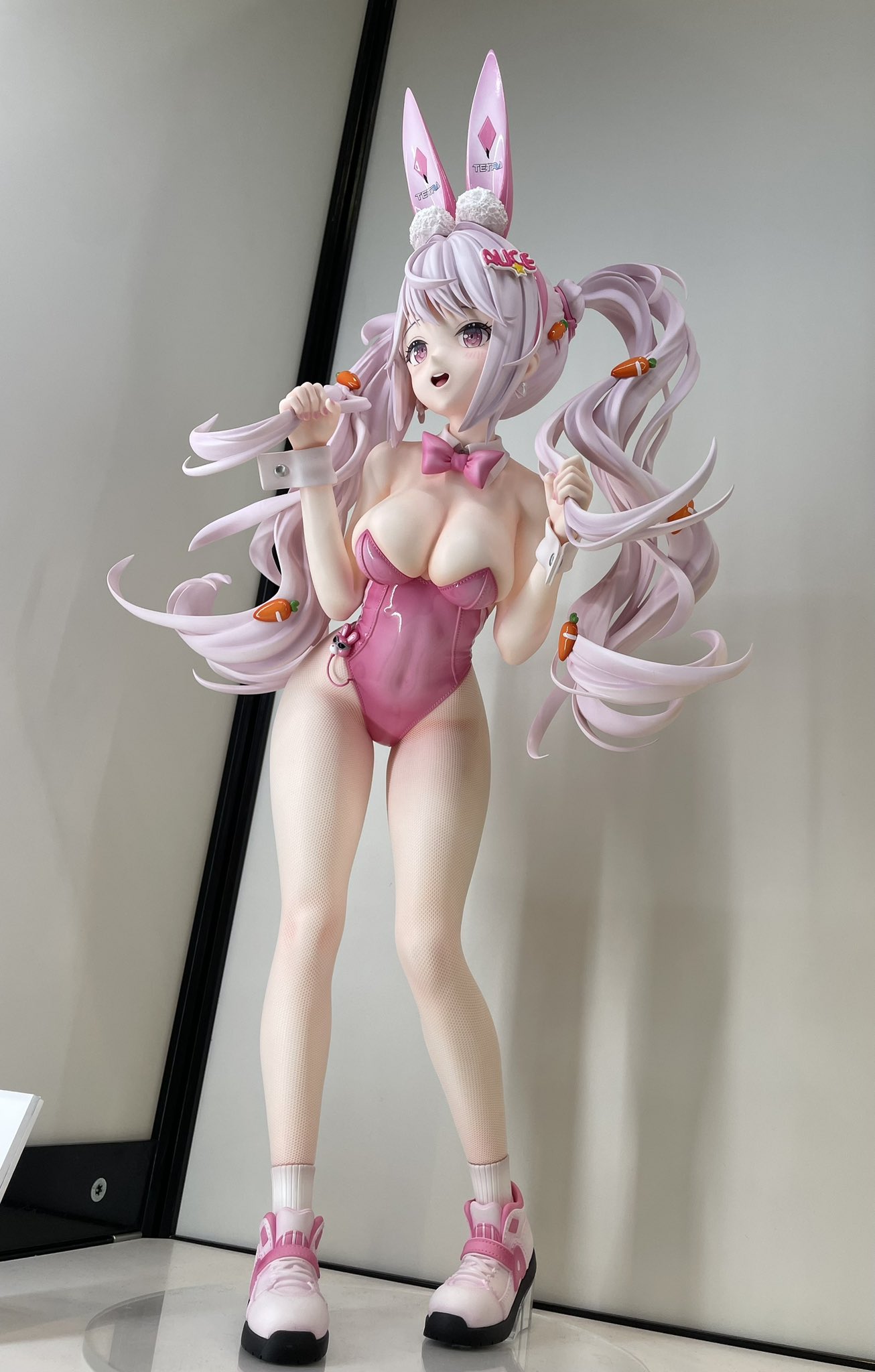 【胜利女神 妮姬】粉嫩童话降临现实，爱丽丝兔女郎版的心动瞬间