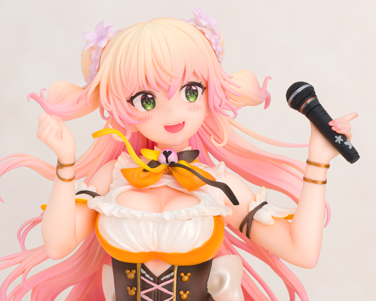 【Hololive】桃铃音音 闪耀舞台的元气海豹，偶像梦开启的瞬间！